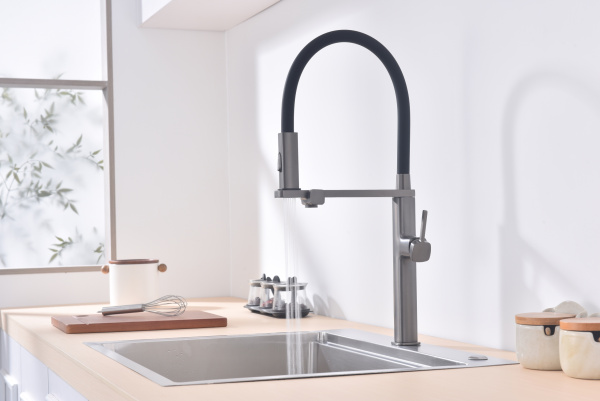 Смеситель для кухни Vincea VKF-119GM, вороненая сталь